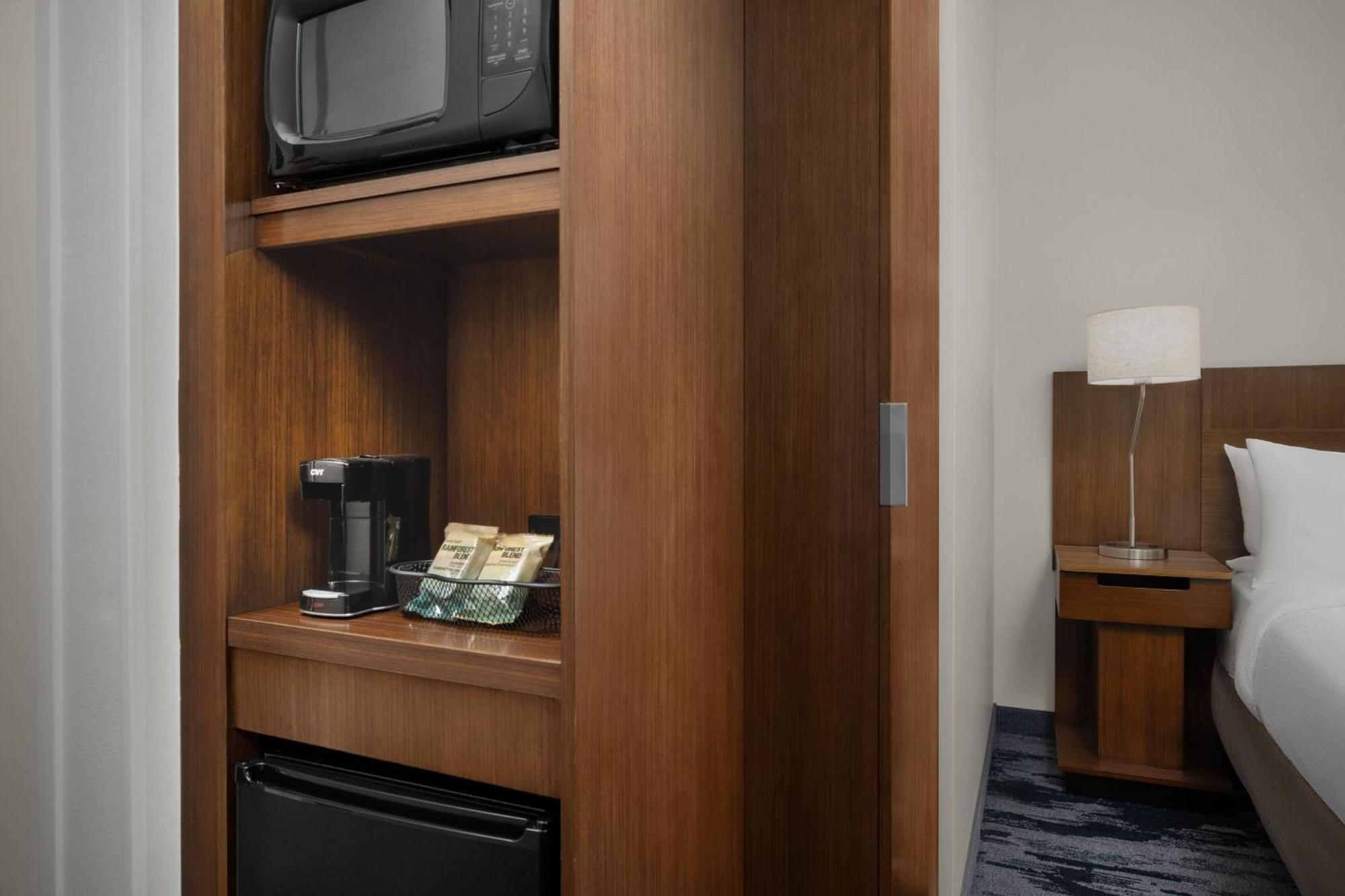Fairfield Inn & Suites By Marriott Panama City Beach Upper Grand Lagoon Bagian luar foto