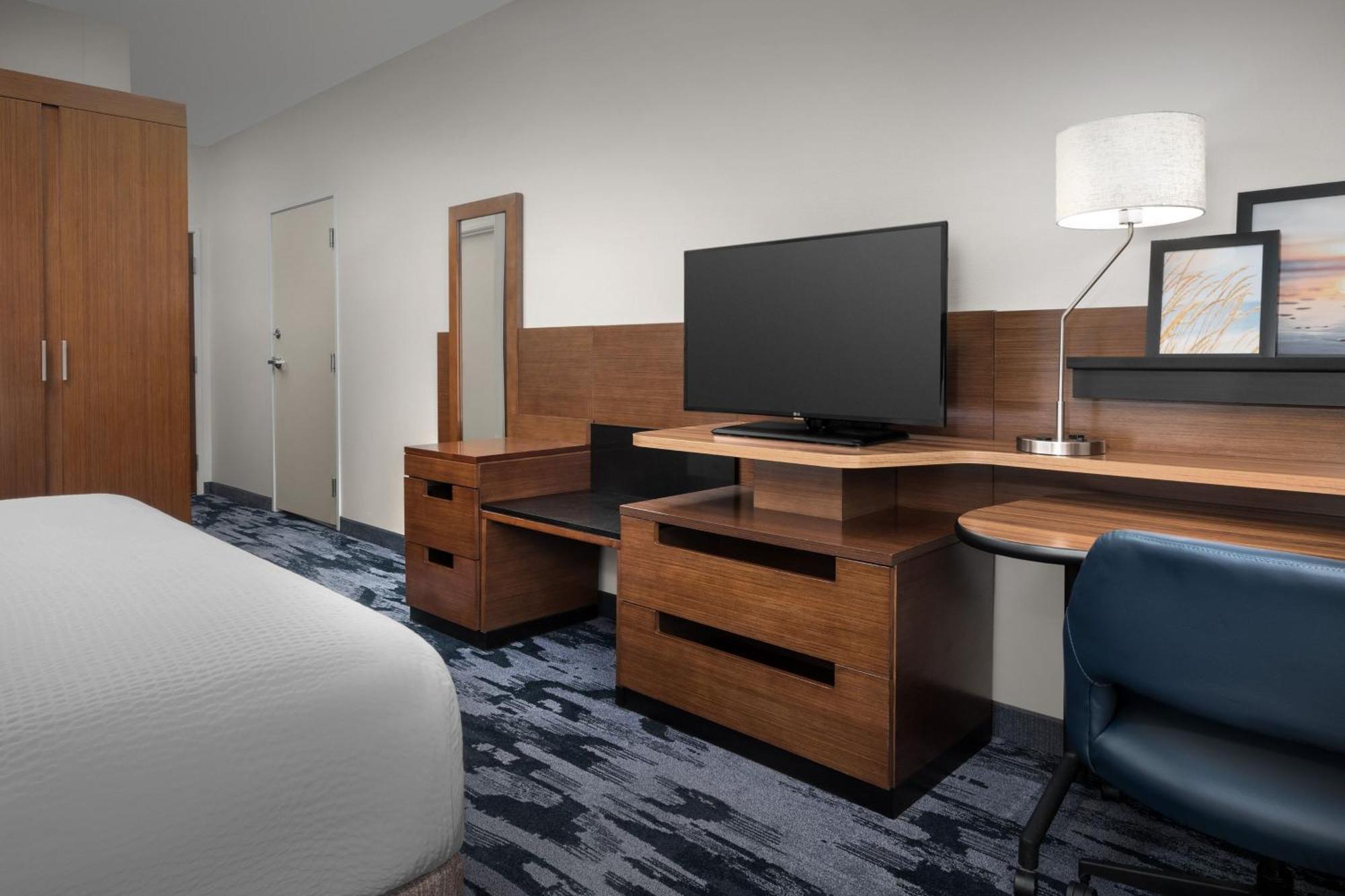 Fairfield Inn & Suites By Marriott Panama City Beach Upper Grand Lagoon Bagian luar foto