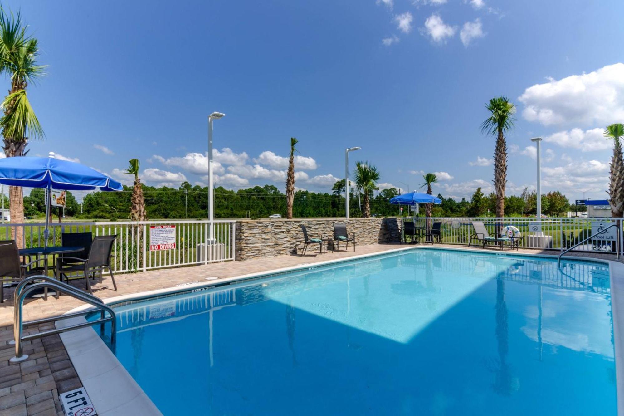 Fairfield Inn & Suites By Marriott Panama City Beach Upper Grand Lagoon Bagian luar foto