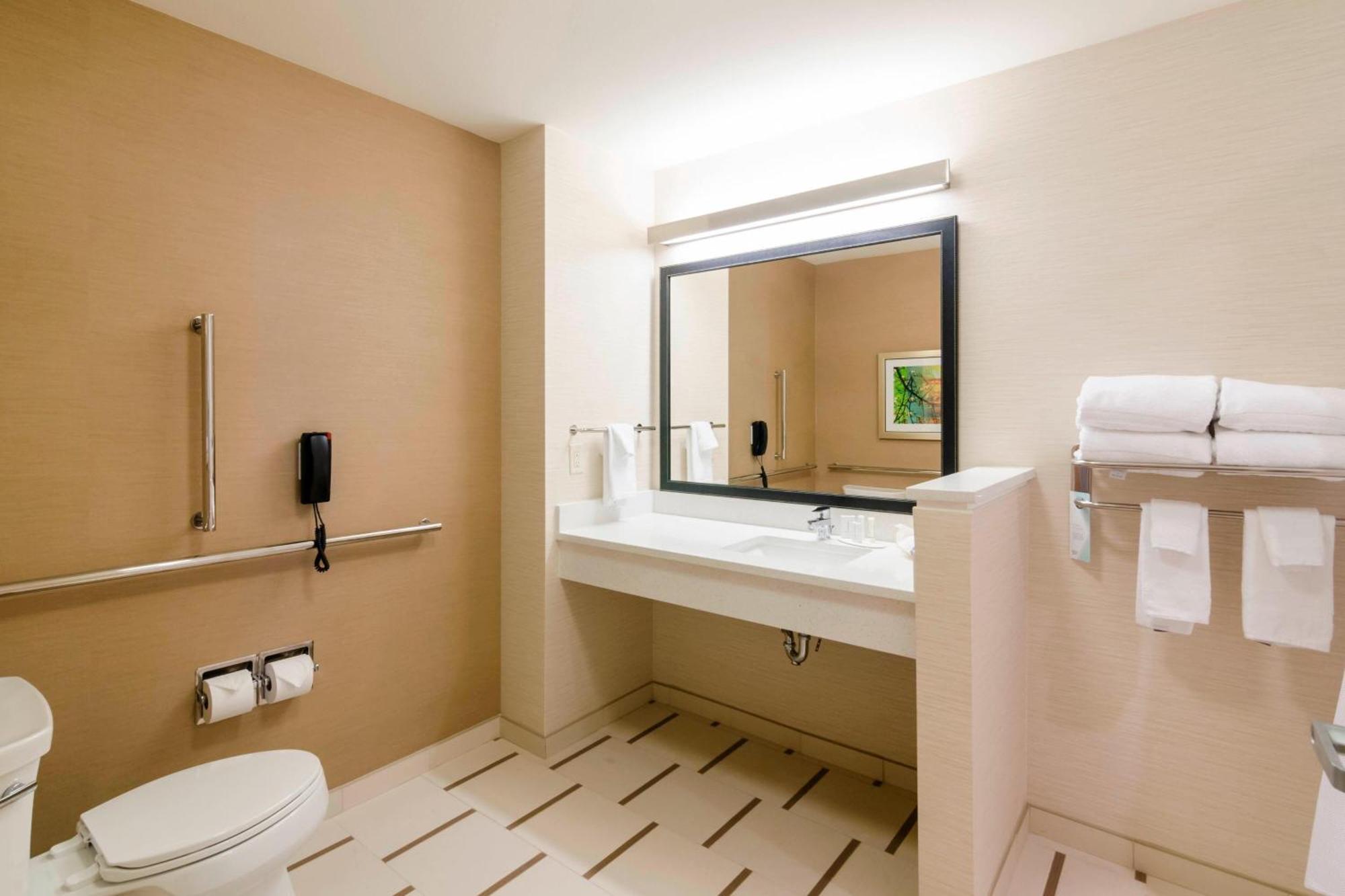 Fairfield Inn & Suites By Marriott Panama City Beach Upper Grand Lagoon Bagian luar foto